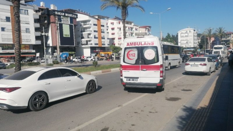 Motosiklet küçük kıza çarptı