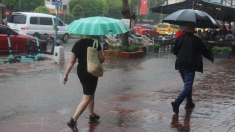 Yağmur sonrası oluşan gökkuşağı hayran bıraktı