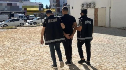 Antalya'da eş zamanlı FETÖ operasyonu