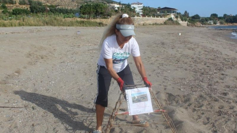 Ters dönen caretta carettanın yardımına vatandaşlar yetişti