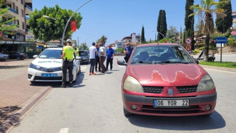 Otomobilin çarptığı 7 yaşındaki ilkokul öğrencisi yaralandı