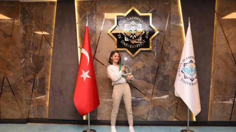 Seren Ay, dünya birinciliği için ringe çıkacak