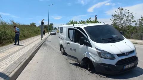 Side-Sorgun yolunda park halindeki araca çarptı