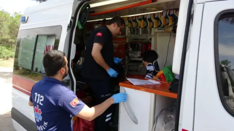 Virajı alamayan otomobil takla attı