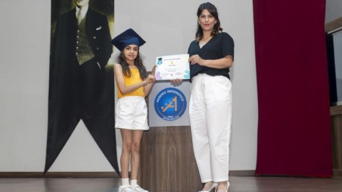Akdeniz Çocuk Üniversitesi ilk mezunlarını verdi