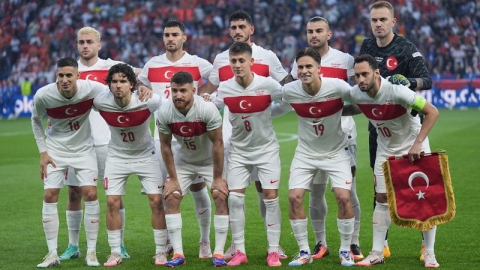 Hollanda (+UEFA): 2- Türkiye (-Merih Demiral): 1
