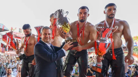 Kırkpınar'ın başpehlivanı Yusuf Can Zeybek oldu