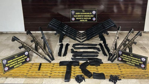 Silah tacirleri polisten kaçamadı