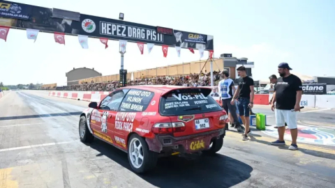 Hız tutkunları Kepez Drag Pisti'nde buluştu