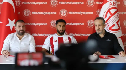 Antalyaspor, Andros Townsend ile 2 yıllık sözleşme imzaladı