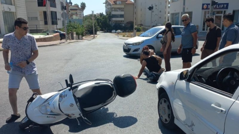Manavgat'ta motosiklet ve otomobil çarpıştı: 1 yaralı