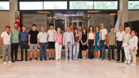 Başkan Kara, dereceye giren gençleri ağırladı