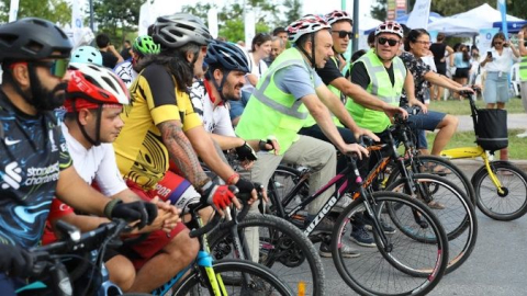 Minimum karbon için toplu pedal çevirdiler