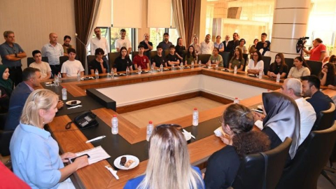 Başkan Kara’dan dereceye giren gençlere ödül