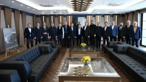 Başkan Böcek’e Antalyaspor’un yeni yönetiminden ziyaret