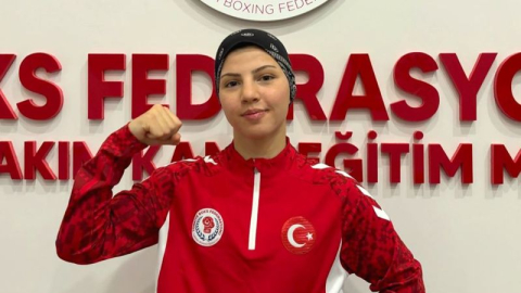 Antalyaspor’un milli boksörü Rabia Eylül dünya sahnesinde