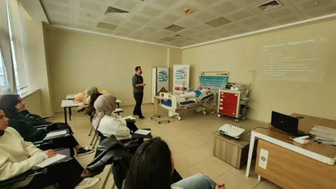 Antalya Eğitim ve Araştırma'da uygulamalı CPR eğitimi