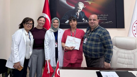 En fazla normal doğum yaptıran ebe ödüllendirildi