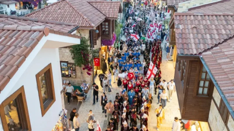 Manavgat Belediyesi Dans Ve Müzik Festivali’nden muhteşem açılış
