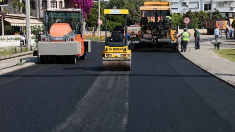 Manavgat Belediyesi, yol yenileme çalışmalarına devam ediyor