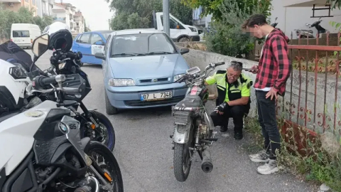 Plakasız motosiklet sürücüsü kaçmaya çalıştı ama kaçamadı