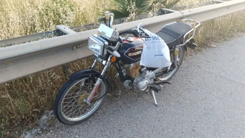 D-400 Karayolu’nda motosiklet devrildi