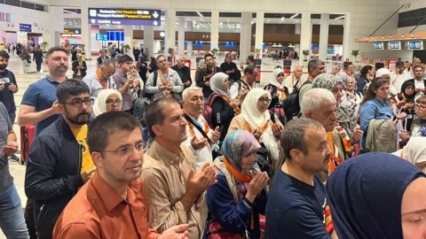 Manavgat'ın hacı adaylarının kutsal yolculuğu başladı
