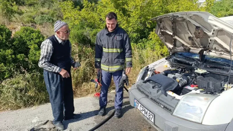 Hacıobası Mahallesi’nde seyir halindeki araç yandı