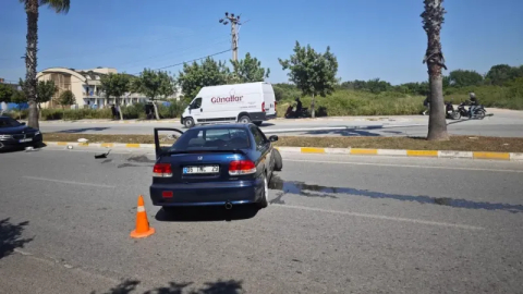 Önce kaldırım taşına ardından direğe çarptı