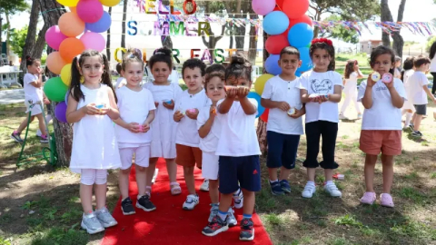 Sarılar Kreşi’nin minikleri Color Fest’te renklerle buluştu