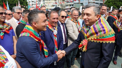 Antalya sokakları Yörük göçüyle şenlendi