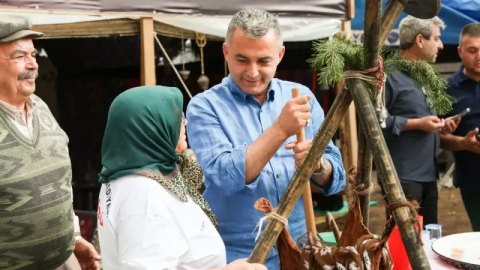 Başkan Niyazi Nefi Kara, Antalya Yörük Türkmen Festivali’nde hemşehrileriyle buluştu