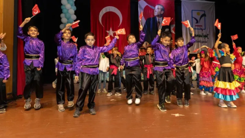 Side Gençlik Merkezi’nden muhteşem bir yıl sonu gösterisi