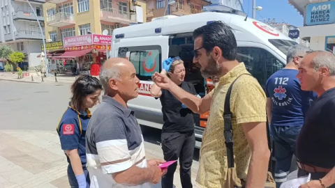 Hafif ticari araç motosikletle çarpıştı