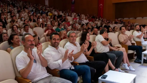 Manavgat Belediyesi TSM Korosu’ndan “Solistler Geçidi” konseri