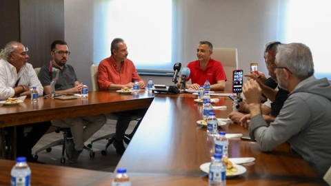 Başkan Niyazi Nefi Kara Manavgat basını ile buluştu