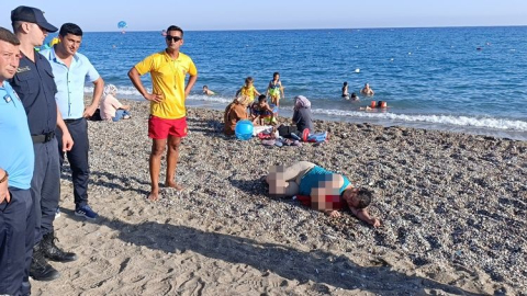 Yabancı uyruklu kadın boğulmaktan son anda kurtuldu