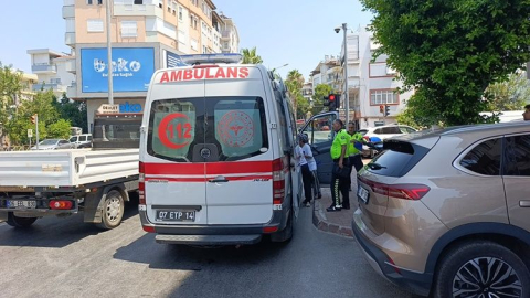 Yola fırlayan çocuğa motosiklet çarptı: 2 yaralı