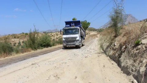 Büyükşehir Oymapınar Barajı çevresindeki yolları asfaltlıyor 