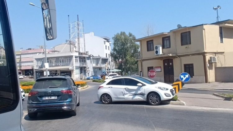 Mehmet Akif Ersoy Caddesi’ndeki kazada yaralanan olmadı