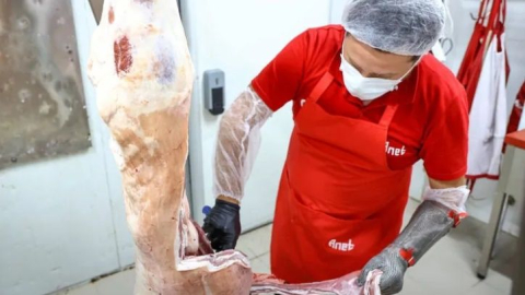 Antalya ve ilçelerinde Halk Et’e yoğun ilgi