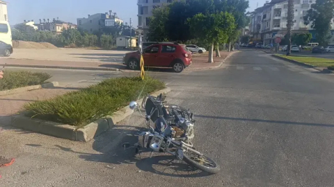 Tınaztepe-Dumplupınar kavşağında otomobil ile motosiklet çarpıştı