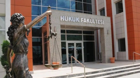 Hukuk fakültelerine giriş barajı değişti
