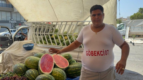 Manavgat’ın Bay Göbeği karpuzu göbek atarak satıyor