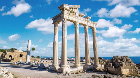 Zafer Bayramı coşkusu tarihi Apollon Tapınağı'nda başlayacak!