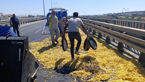 Kızartmalık patatesler Sorgun-Otogar Köprülü Kavşağını trafiğe kapadı
