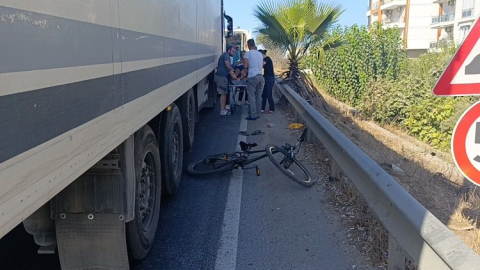 Tır ile çarpışan bisiklet sürücüsü yaralandı