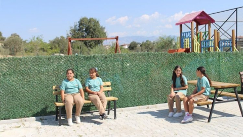 Büyükşehir’den Manavgat'a bank ve piknik masası desteği