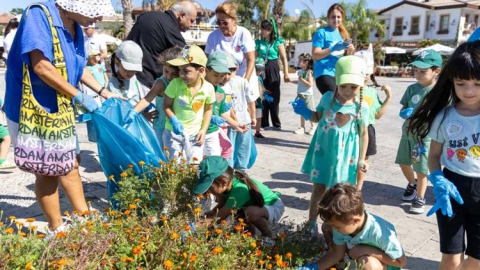 Dünya Kıyı Temizliği Günü'nde Side Liman’da çevre temizliği