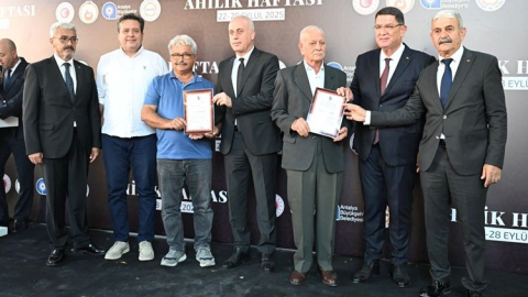 38. Ahilik Haftası'nda Recep Şahin'e örnek esnaf ödülü